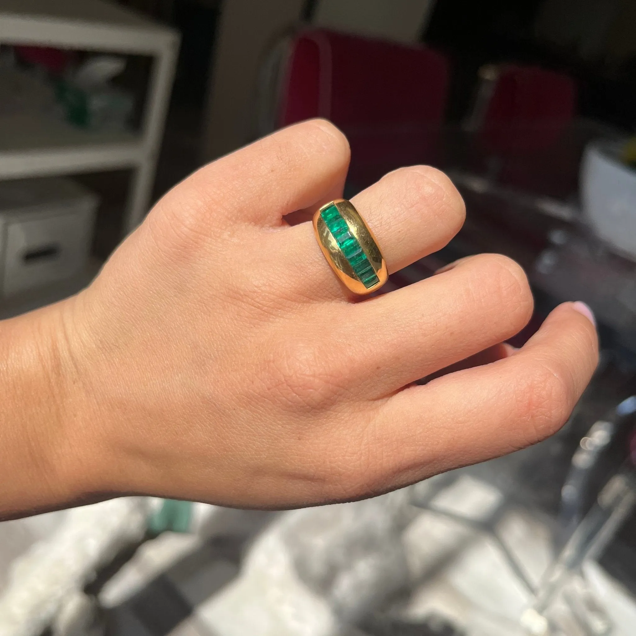 1.20ctw Vintage Emerald Dome Band