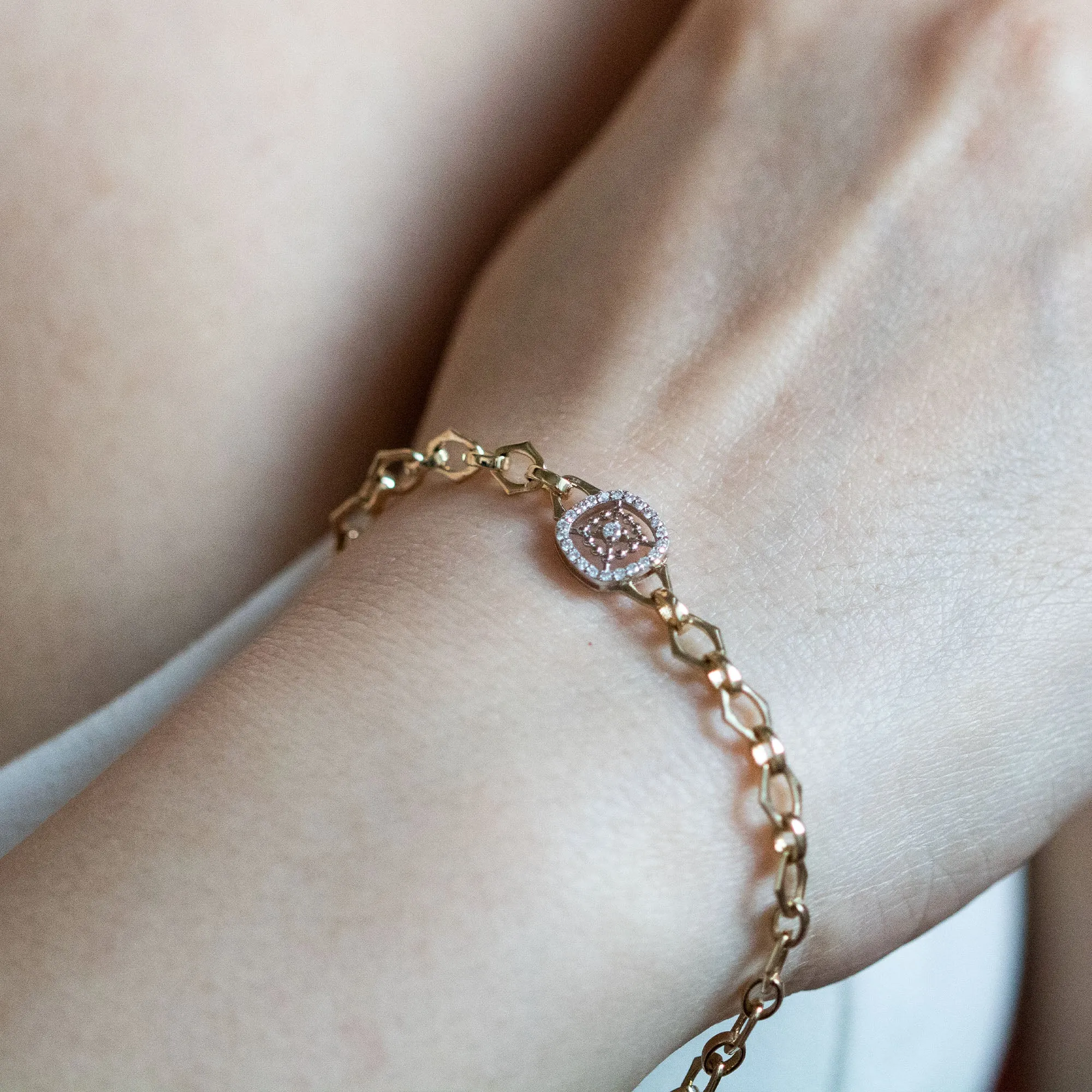 14K Gold Chain Bracelet With Diamond