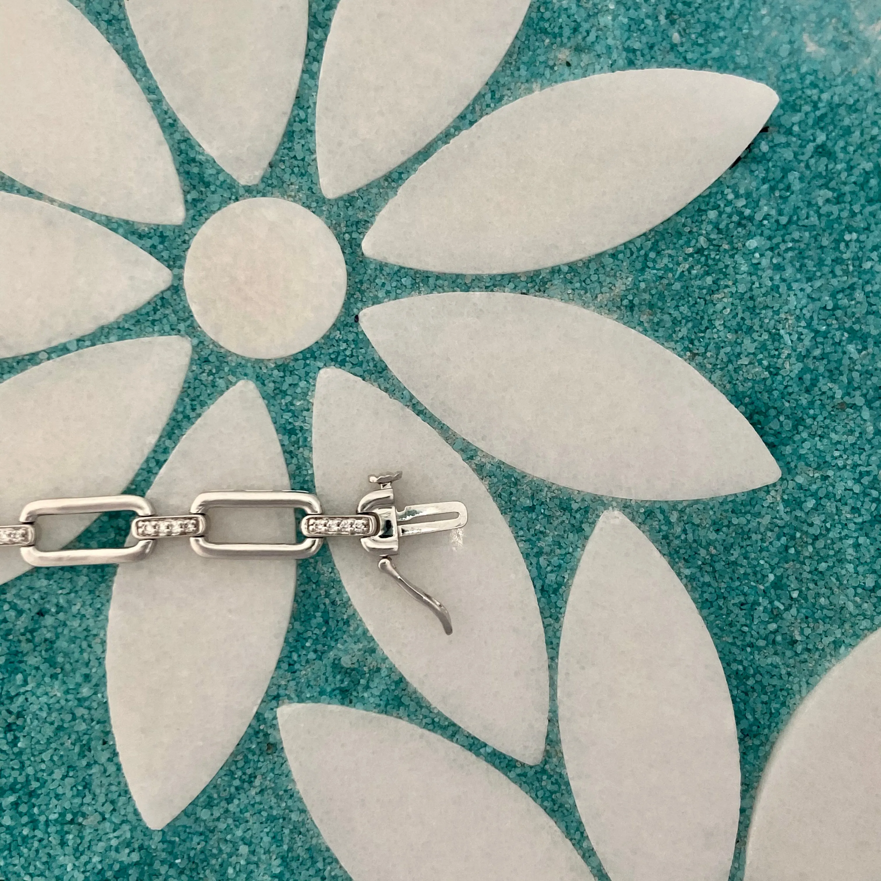 14k White Gold Diamond .25cttw Bracelet 7 1/4”