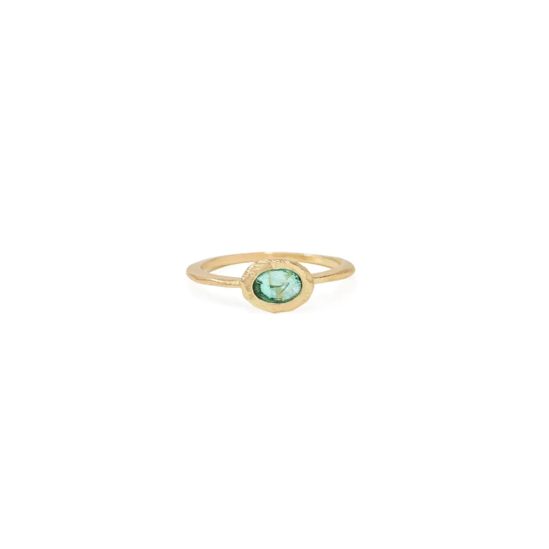 18k Oval Emerald Ring