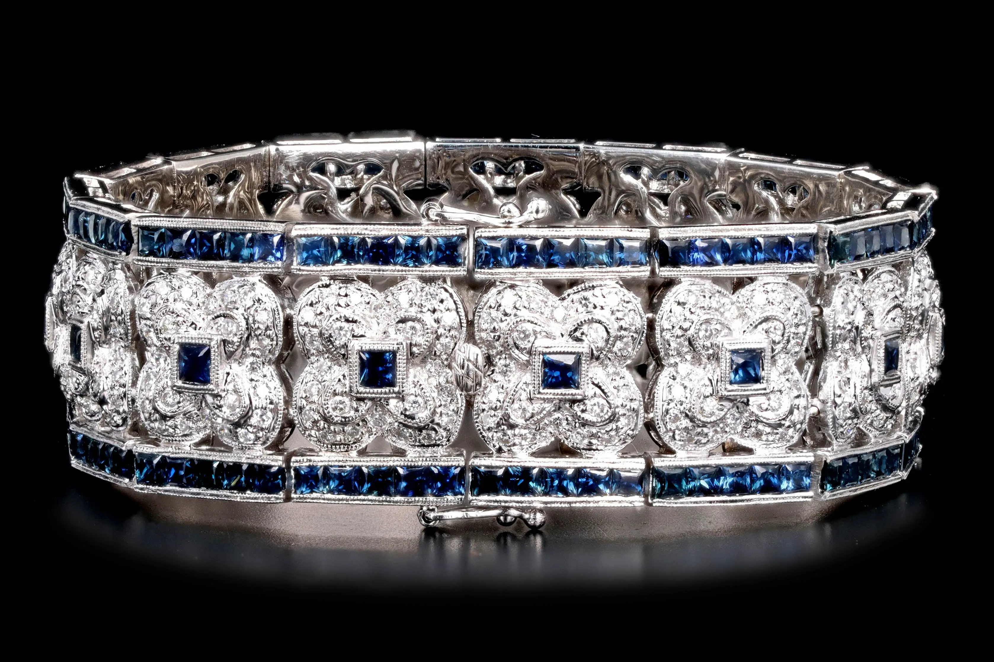 18K White Gold 14.5 Carat Total Weight Natural Sapphire & Diamond Clover Link Bracelet