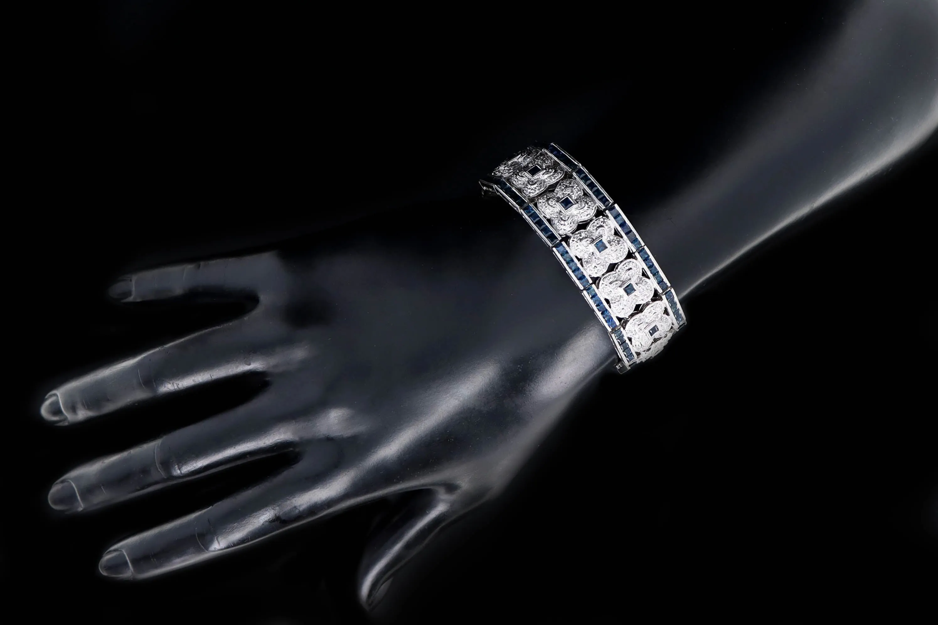 18K White Gold 14.5 Carat Total Weight Natural Sapphire & Diamond Clover Link Bracelet