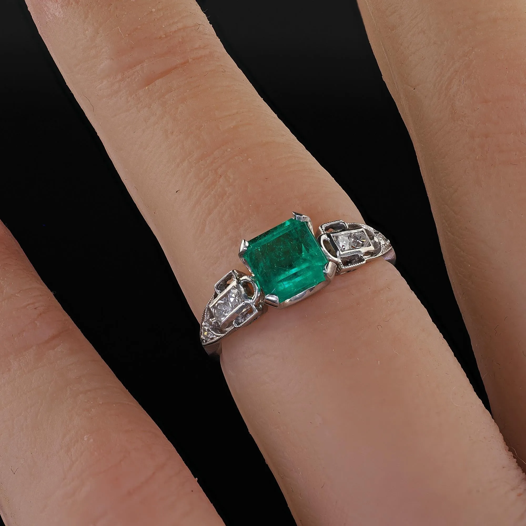 Antique Art Deco Platinum Colombian Emerald and Diamond Engagement Ring - GIA