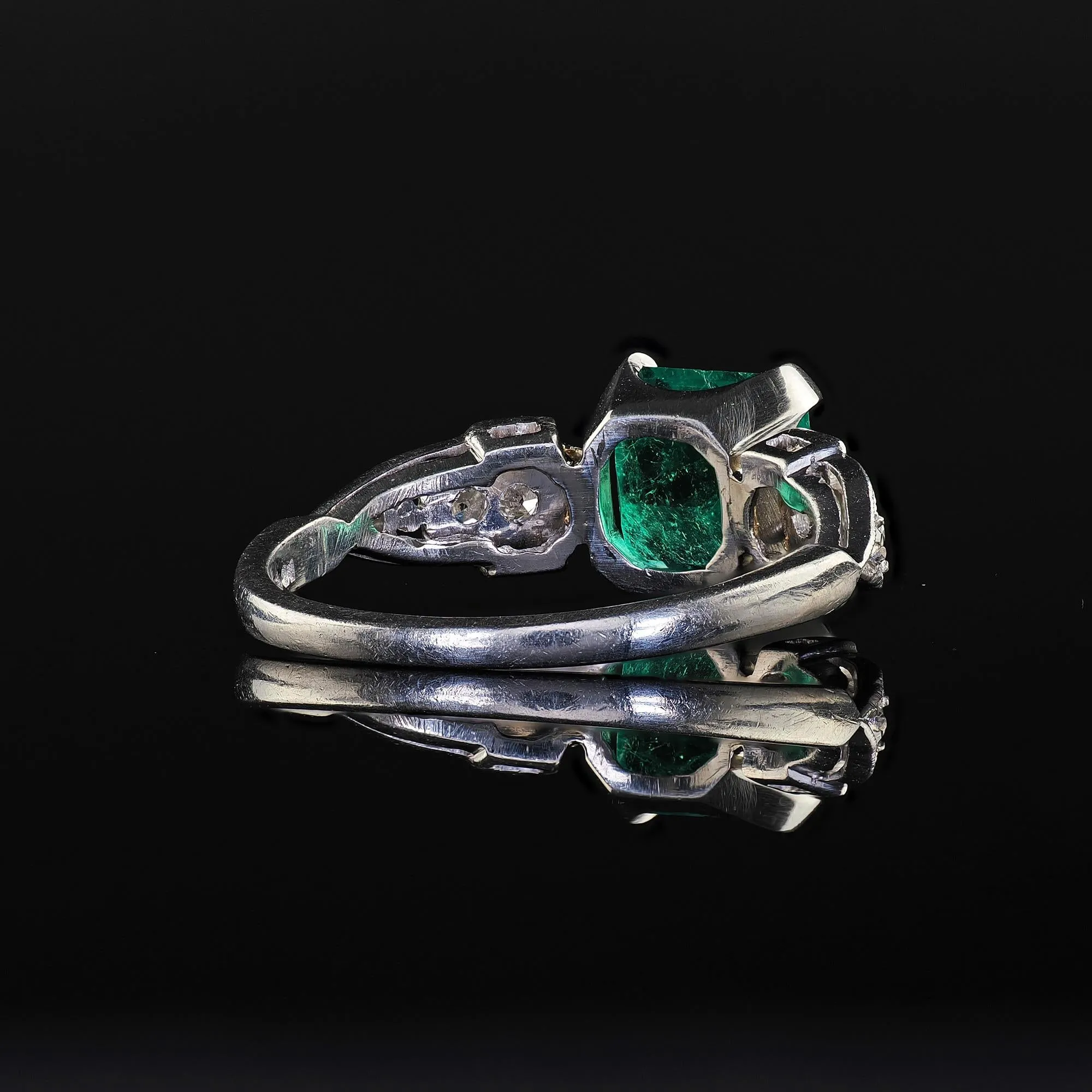 Antique Art Deco Platinum Colombian Emerald and Diamond Engagement Ring - GIA