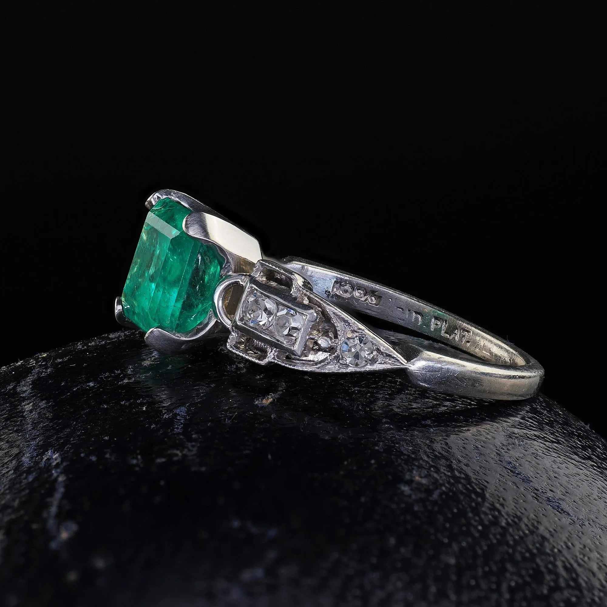 Antique Art Deco Platinum Colombian Emerald and Diamond Engagement Ring - GIA