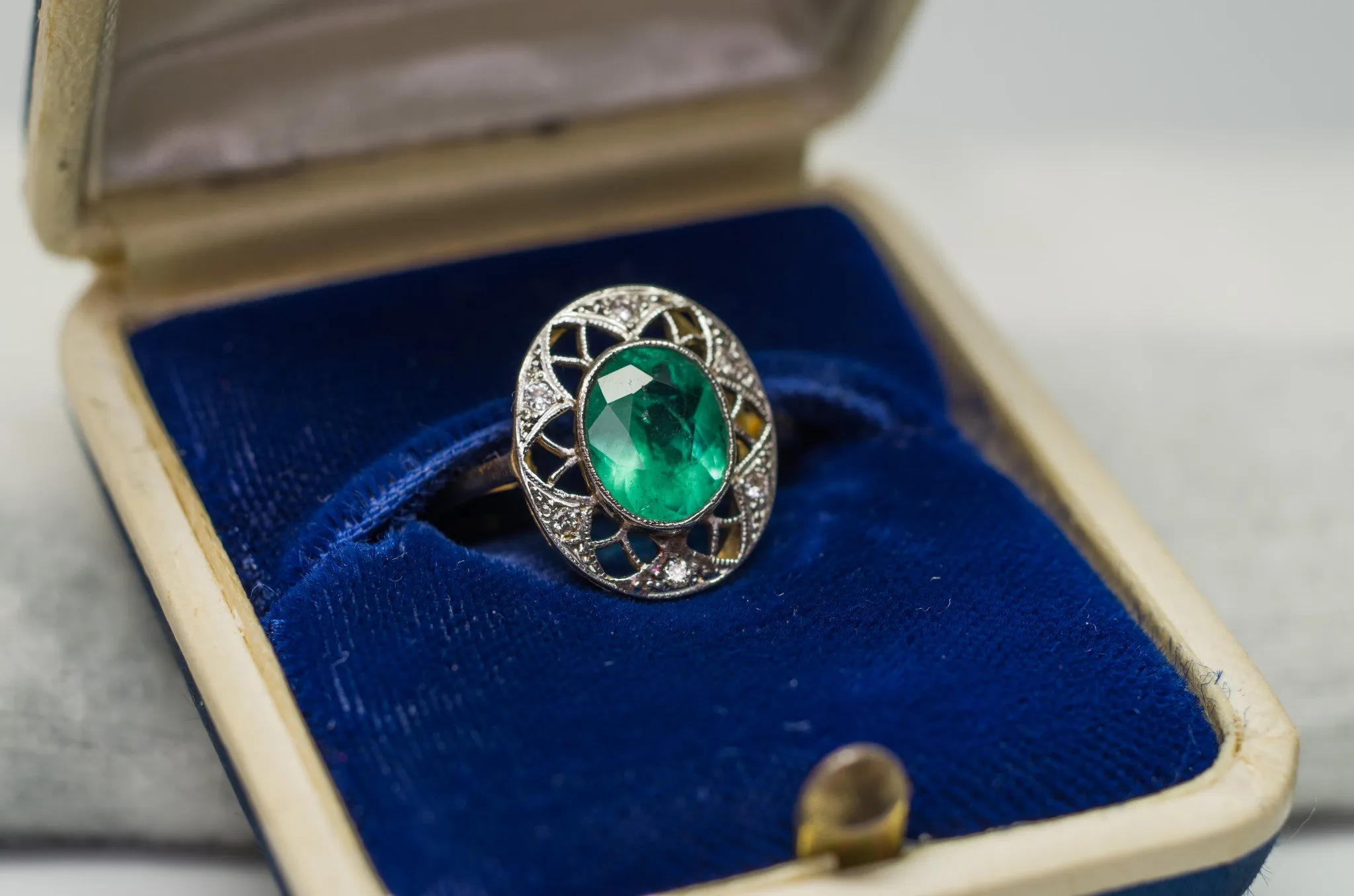 ANTIQUE NOUVEAU EMERALD AND DIAMOND RING