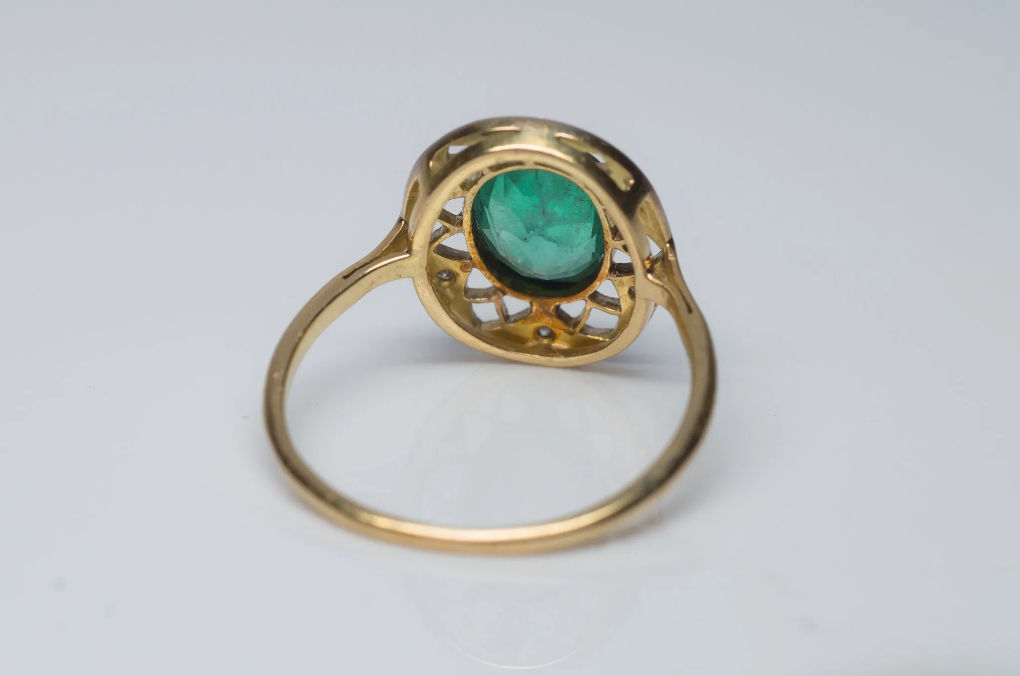 ANTIQUE NOUVEAU EMERALD AND DIAMOND RING