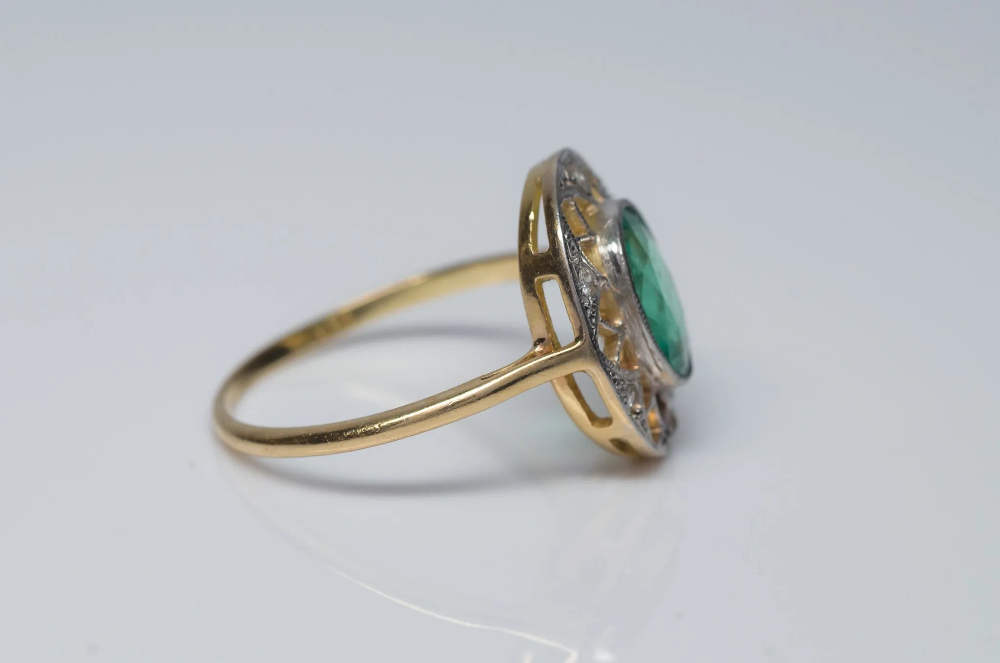 ANTIQUE NOUVEAU EMERALD AND DIAMOND RING