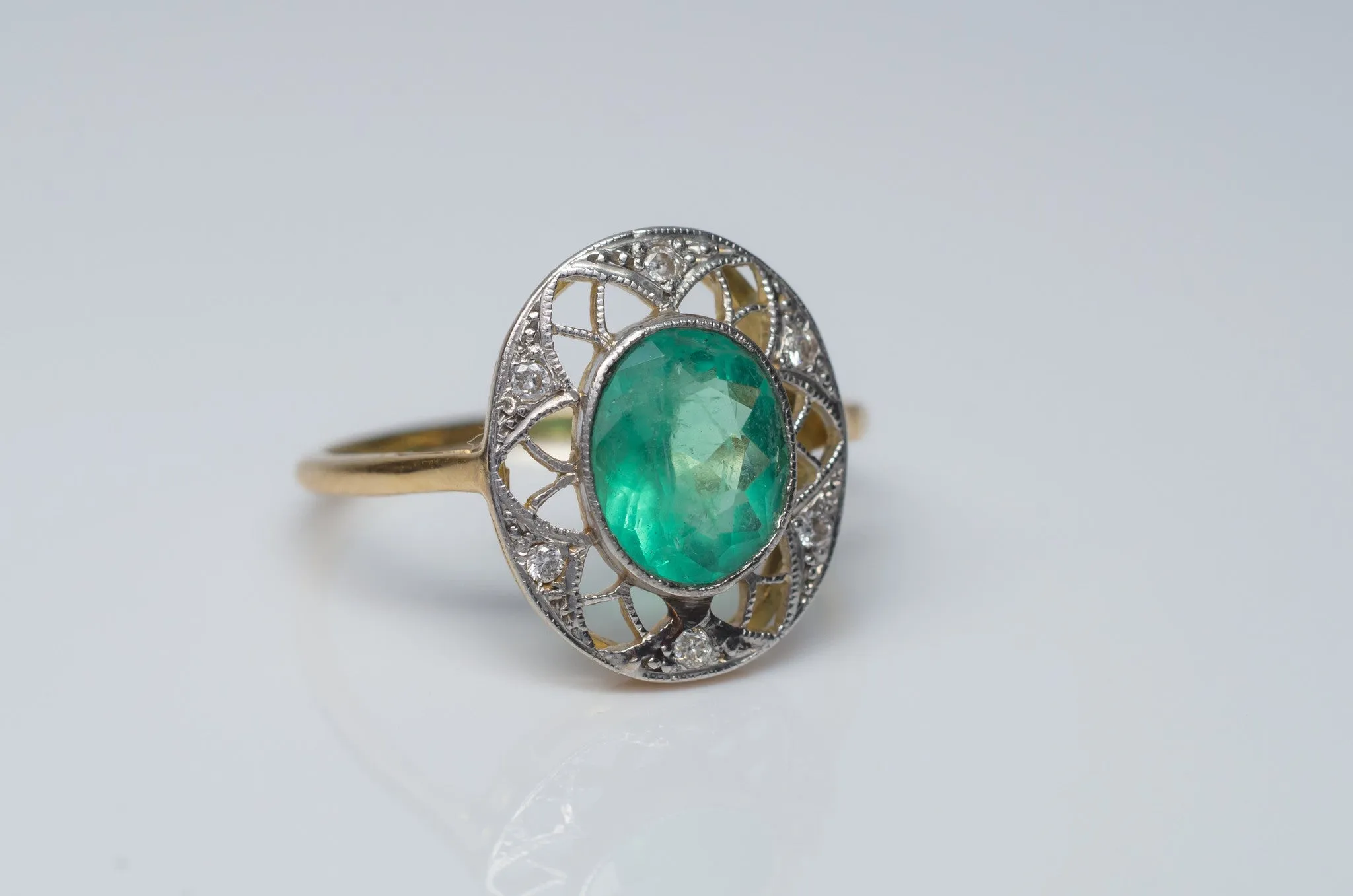 ANTIQUE NOUVEAU EMERALD AND DIAMOND RING