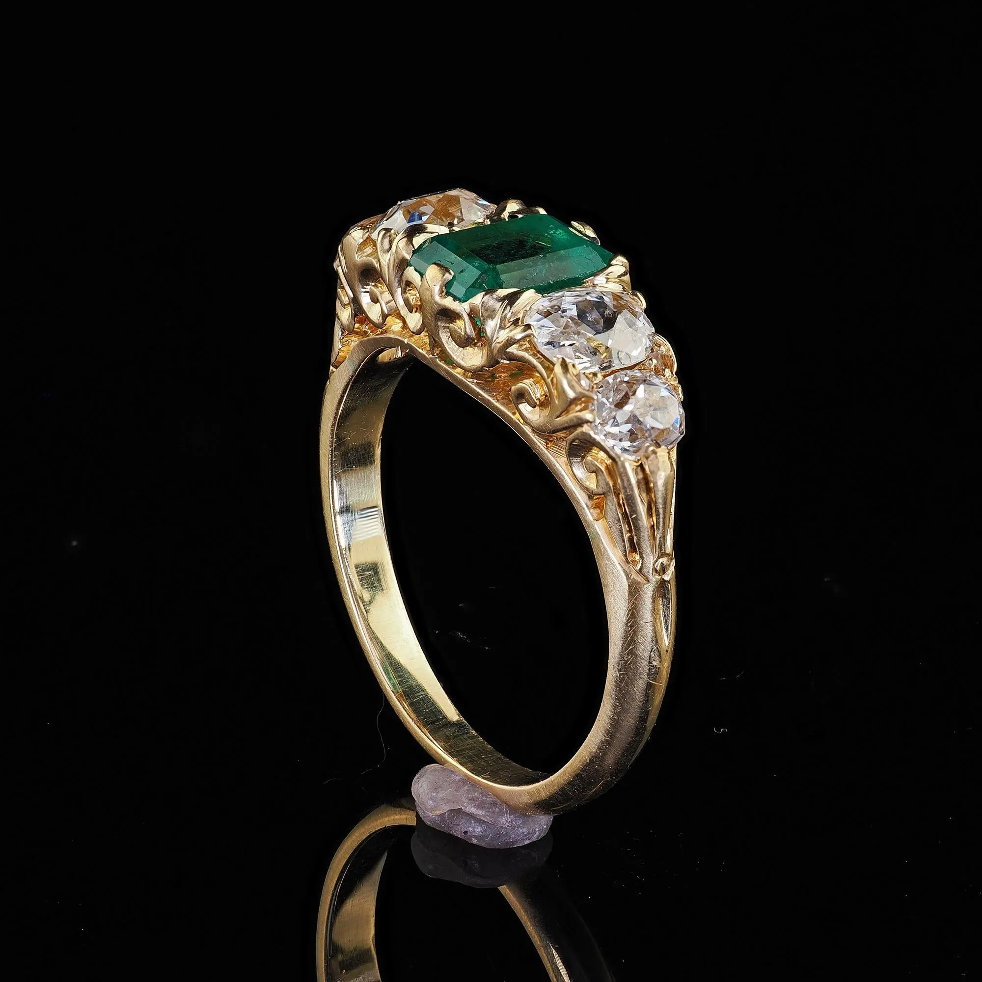 Antique Victorian 18K Yellow Gold Emerald Old Mine Diamond Five Stone Ring - GIA
