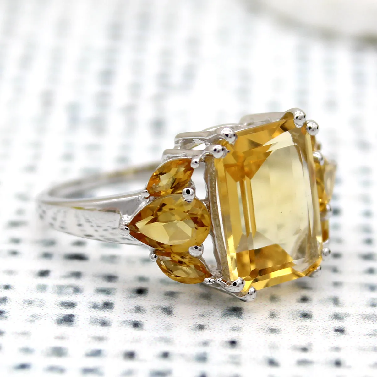 Beautiful Emerald Pear Shape Citrine Statement Rings