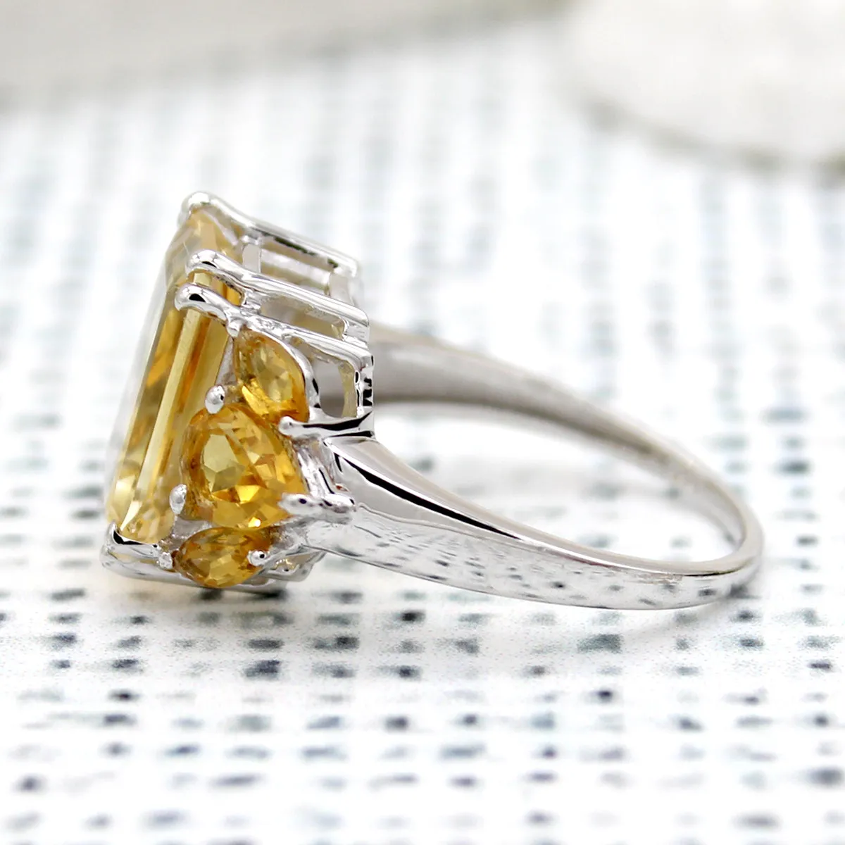 Beautiful Emerald Pear Shape Citrine Statement Rings