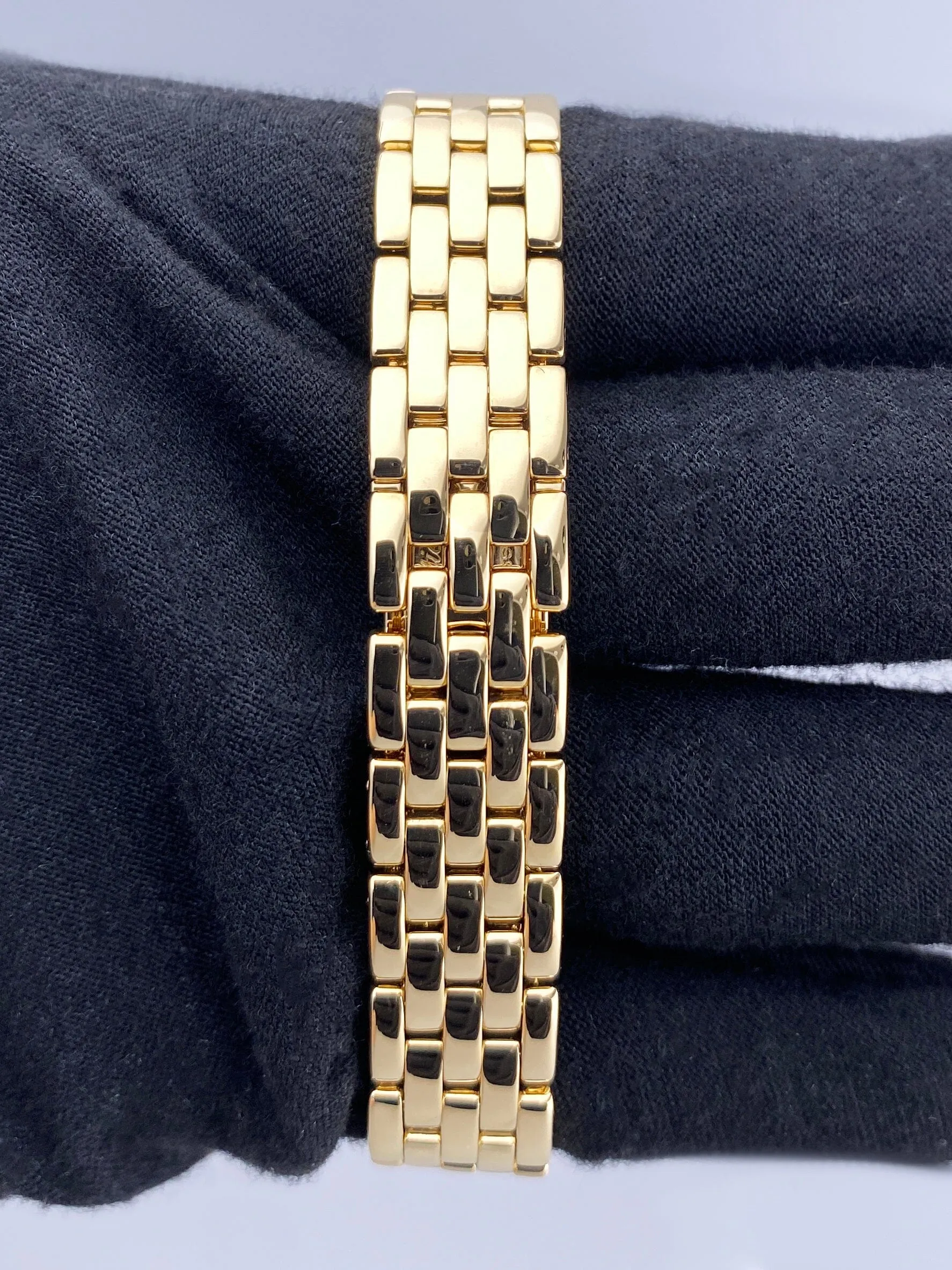 Cartier Panthere W25022B9 18K Yellow Gold Ladies Watch