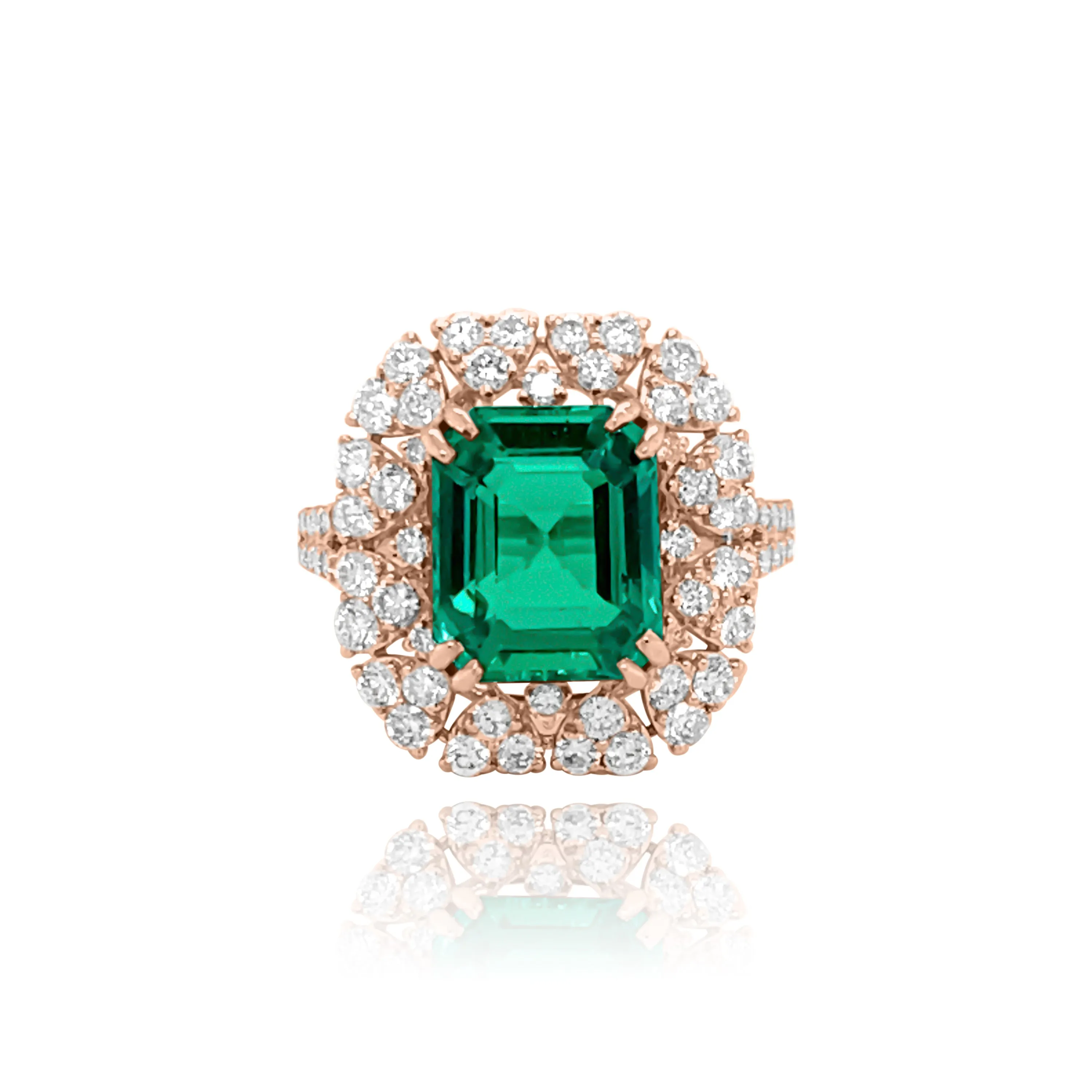 DIAMONDS & EMERALD "LONDON" RING.