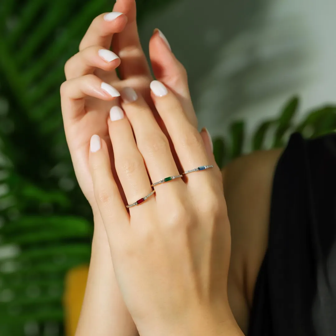 EMERALD & DIAMOND BAGUETTE  RING