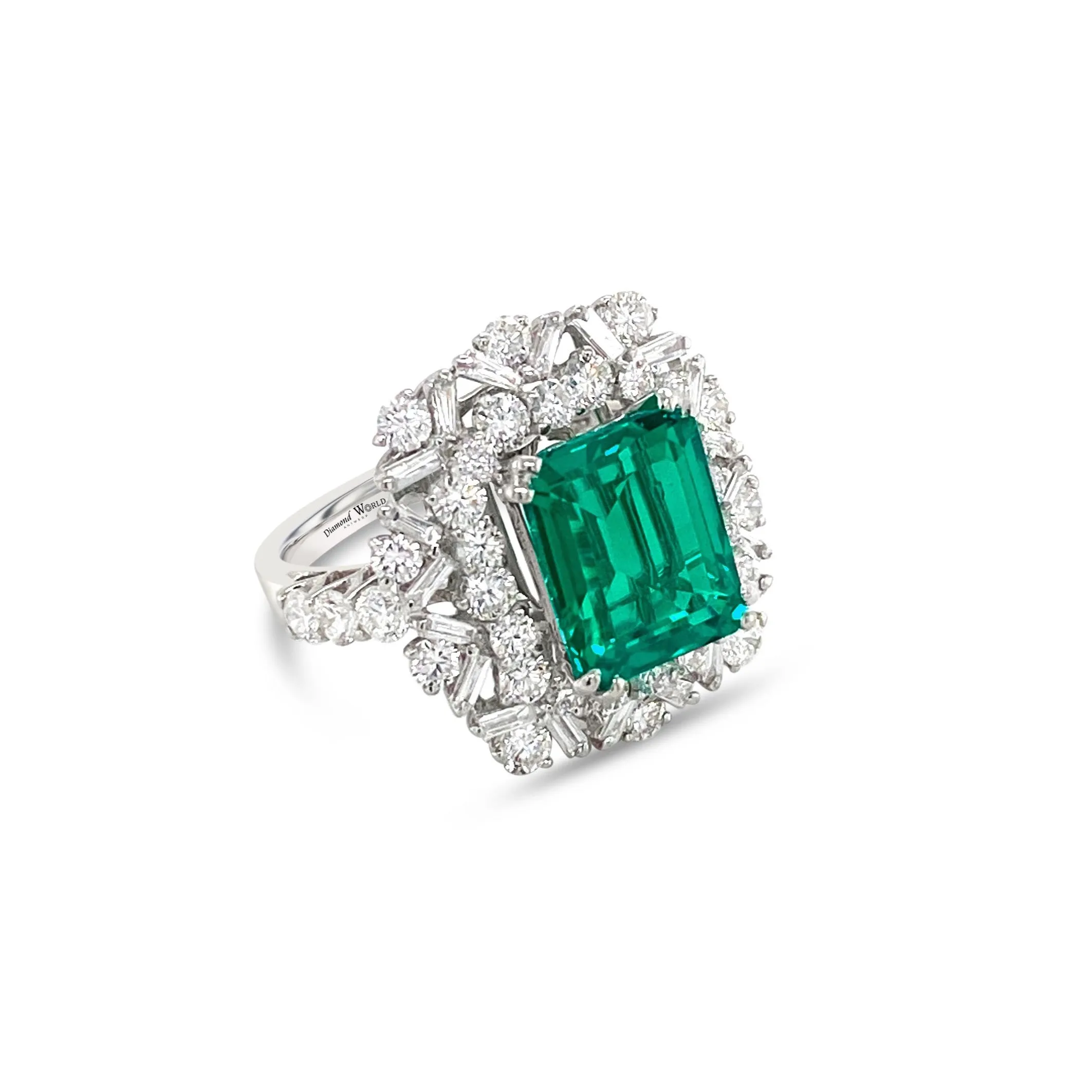 Emerald & Diamonds "Eva" Ring