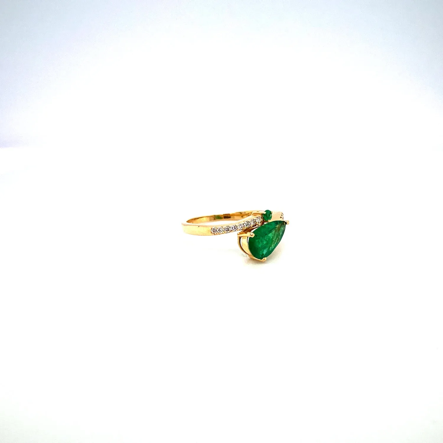 Emerald and Diamond Ring in 14K Yellow Gold - KGR 14903