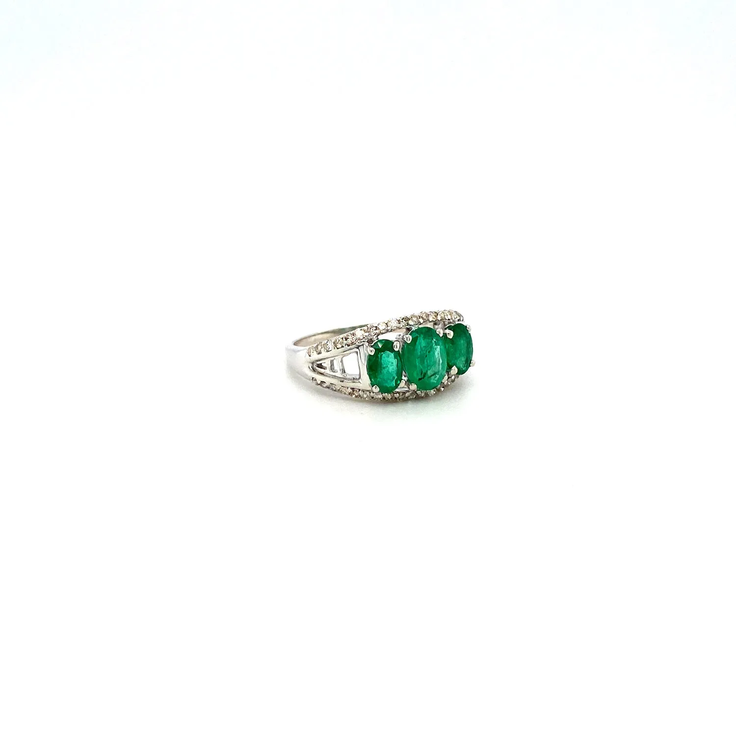 Emerald and Diamond Ring in 18K White Gold - KGR 15153