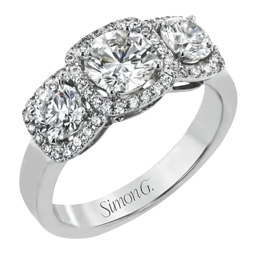 Engagement Ring in 18k Gold with Diamonds