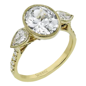 Engagement Ring in 18k Gold with Diamonds