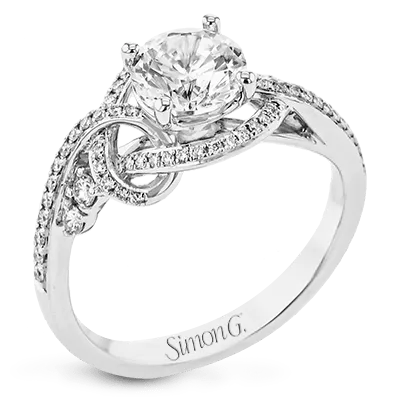 Engagement Ring in 18k Gold with Diamonds
