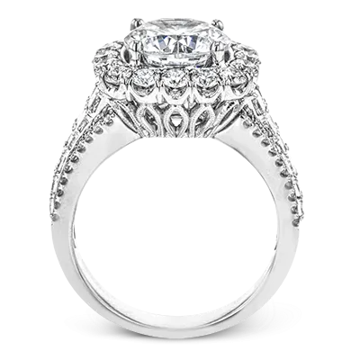 Engagement Ring in 18k Gold with Diamonds