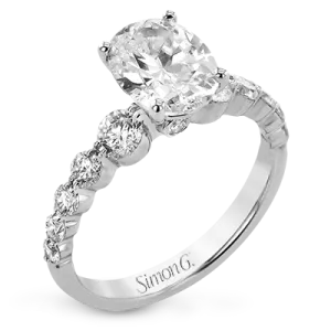 Engagement Ring in 18k Gold with Diamonds