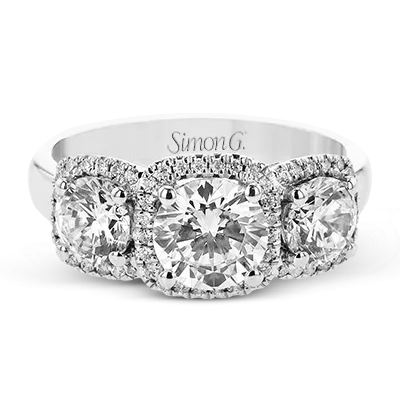 Engagement Ring in 18k Gold with Diamonds