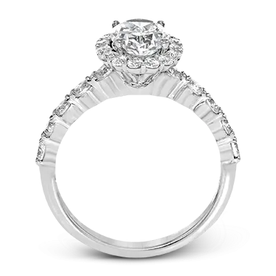 Engagement Ring in 18k Gold with Diamonds