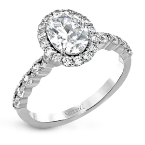 Engagement Ring in 18k Gold with Diamonds