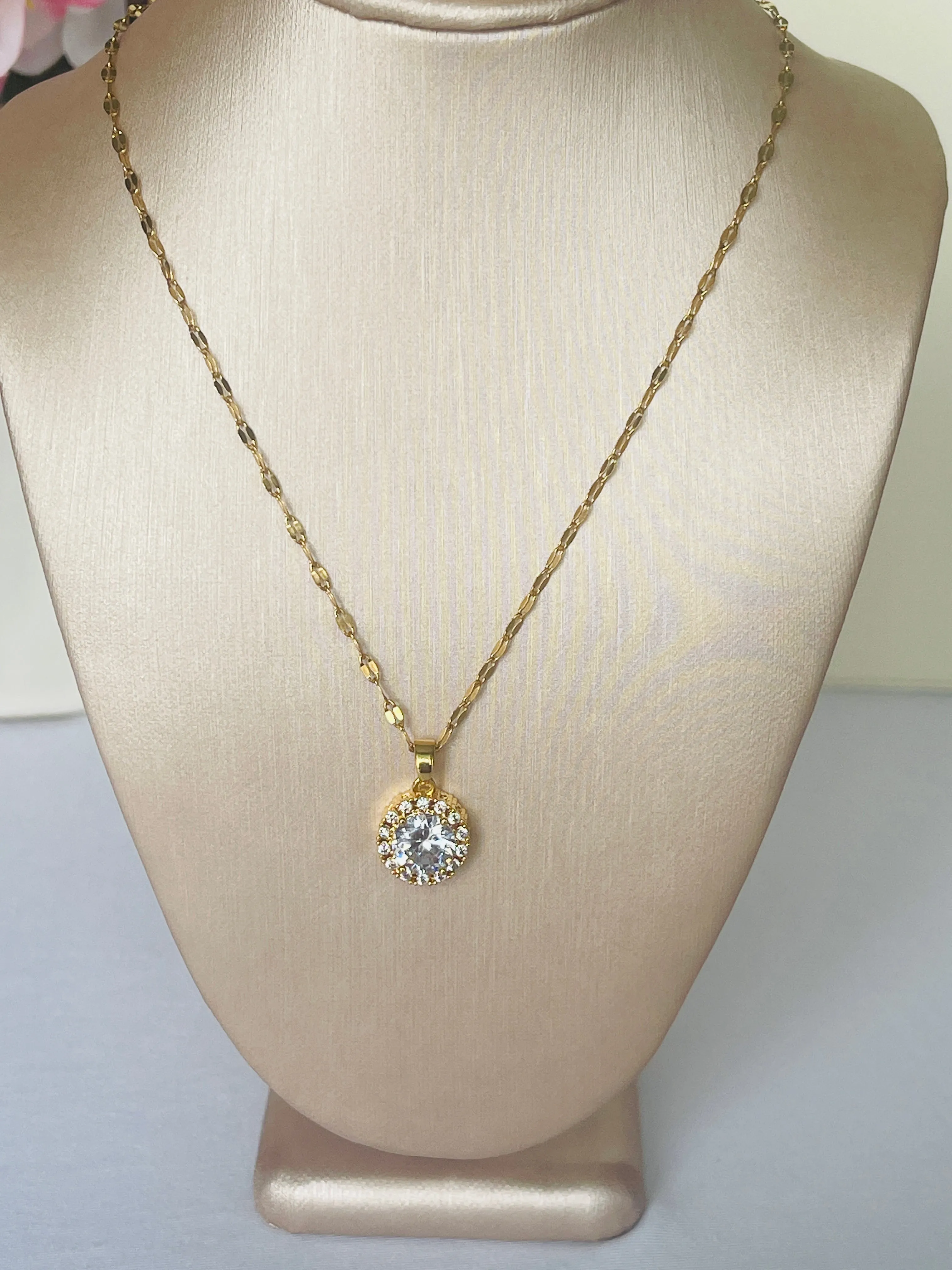 Give Away✨ 18k gold plated Stainless Steel Luxury Pendant Zircon Necklaces with 3 different colours
