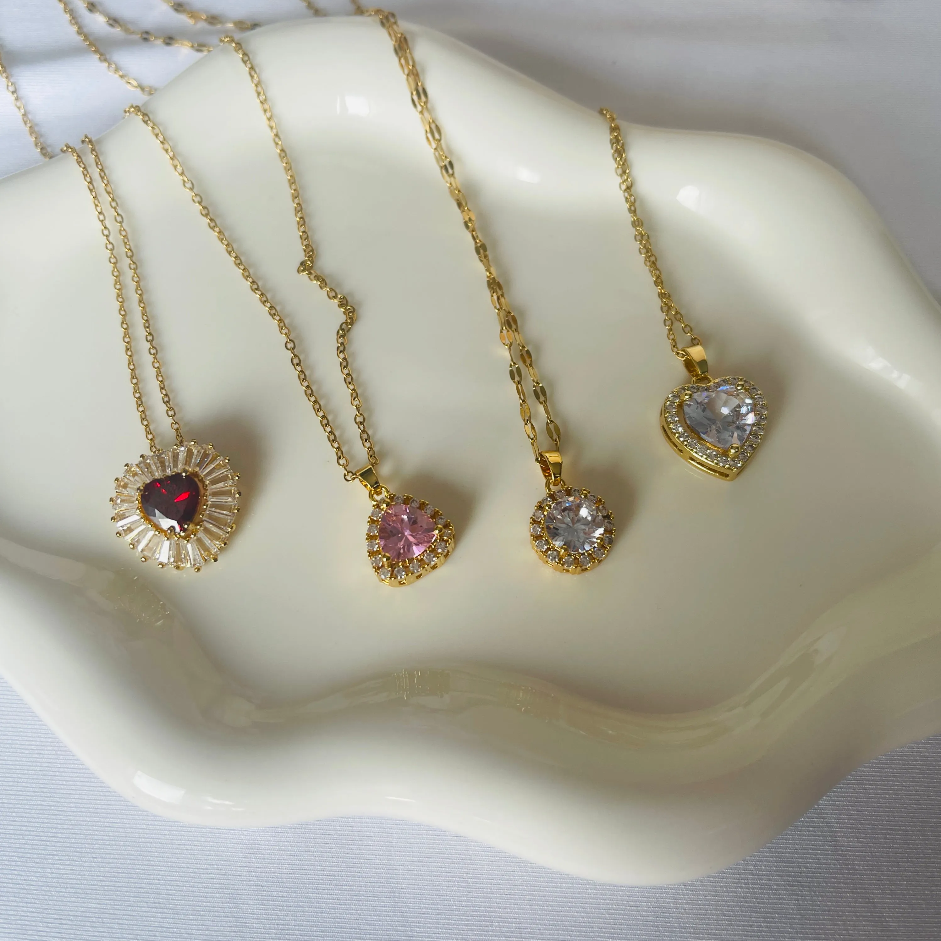 Give Away✨ 18k gold plated Stainless Steel Luxury Pendant Zircon Necklaces with 3 different colours