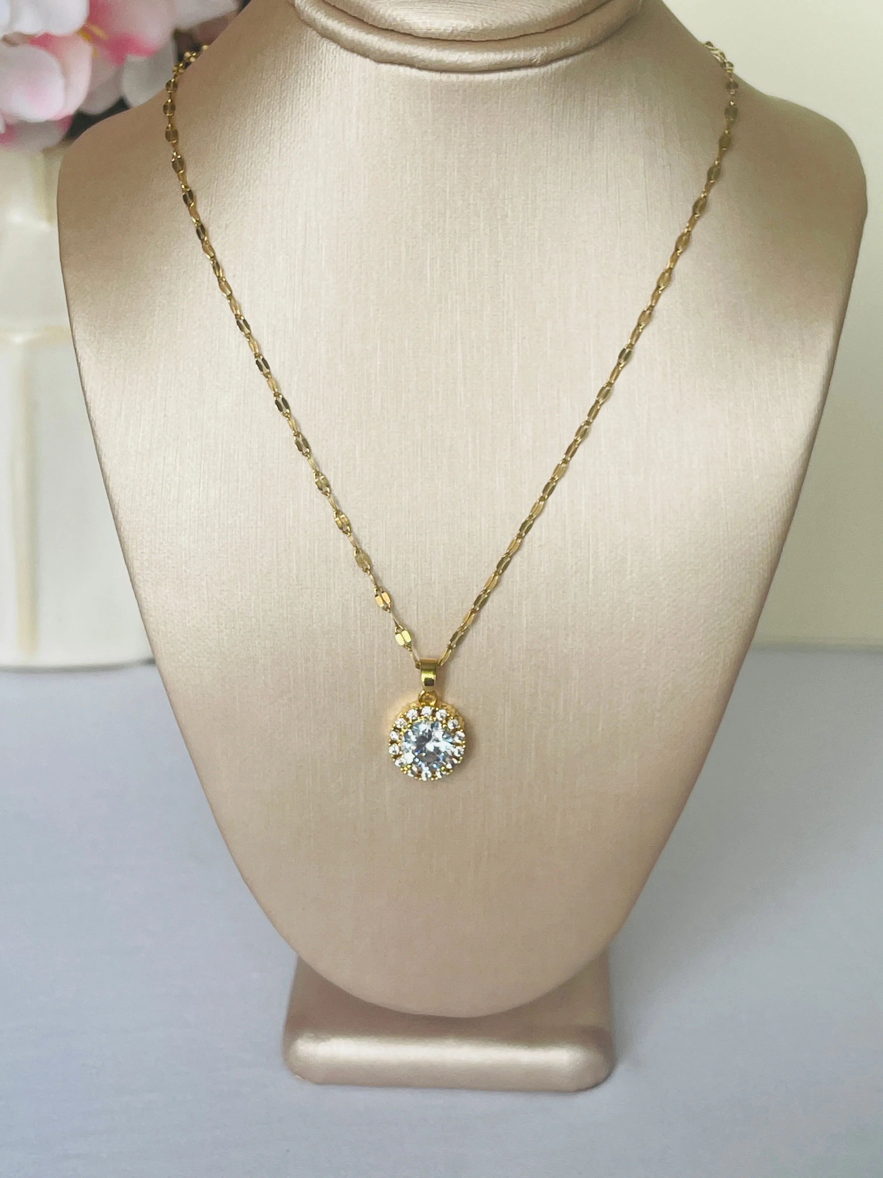 Give Away✨ 18k gold plated Stainless Steel Luxury Pendant Zircon Necklaces with 3 different colours