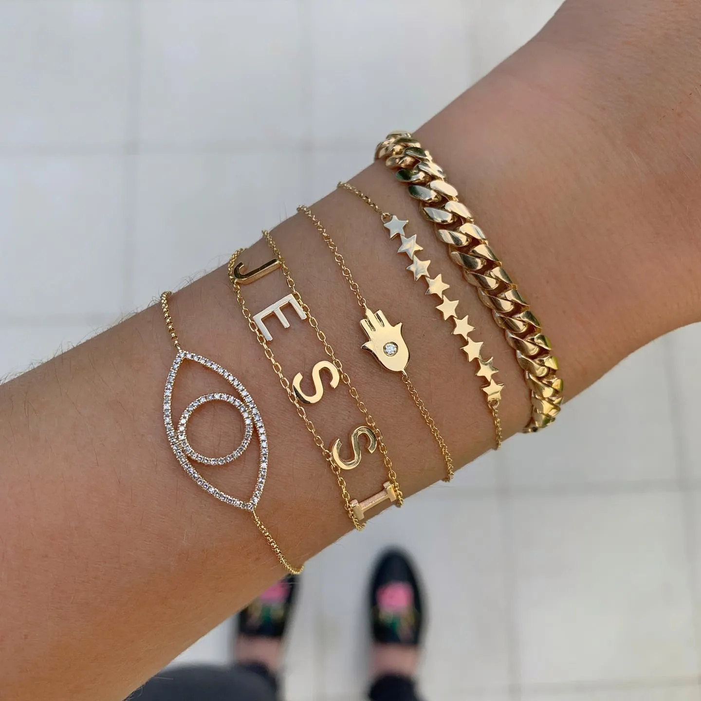 Gold Hamsa with Center Diamond Bracelet