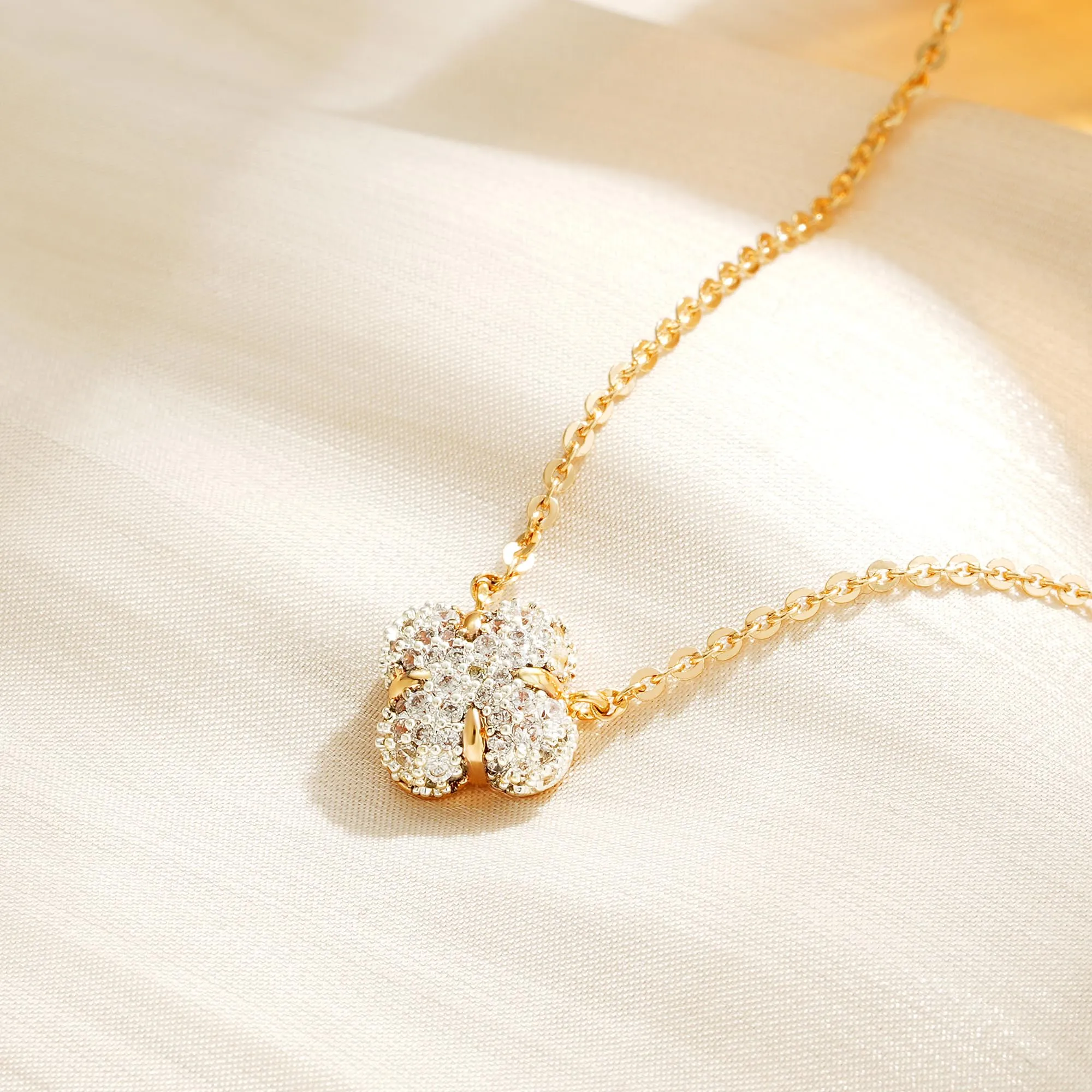 Gold Necklace for Women 14K Gold Plated Simple Chain Clover Pendant Necklace Cute CZ Solitaire Lucky Necklace Dainty Gold Jewelry for Women