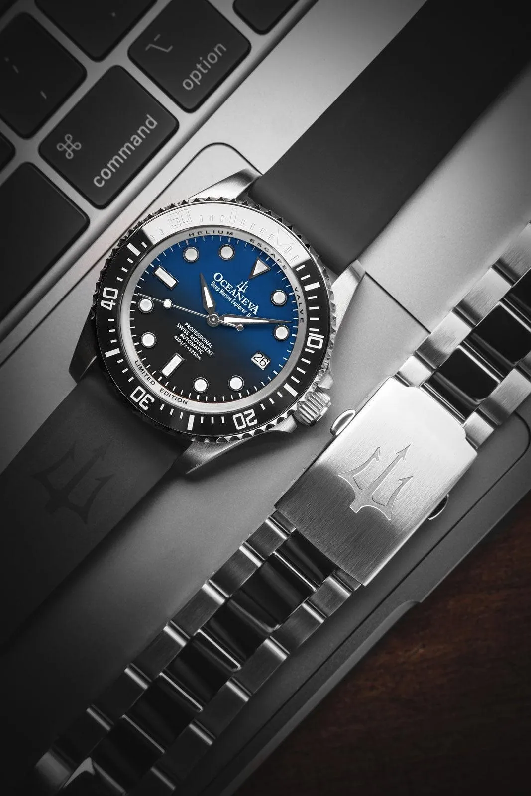 Oceaneva Men's Deep Marine Explorer II1250M Pro Diver Watch Blue Black Watch Black Bezel