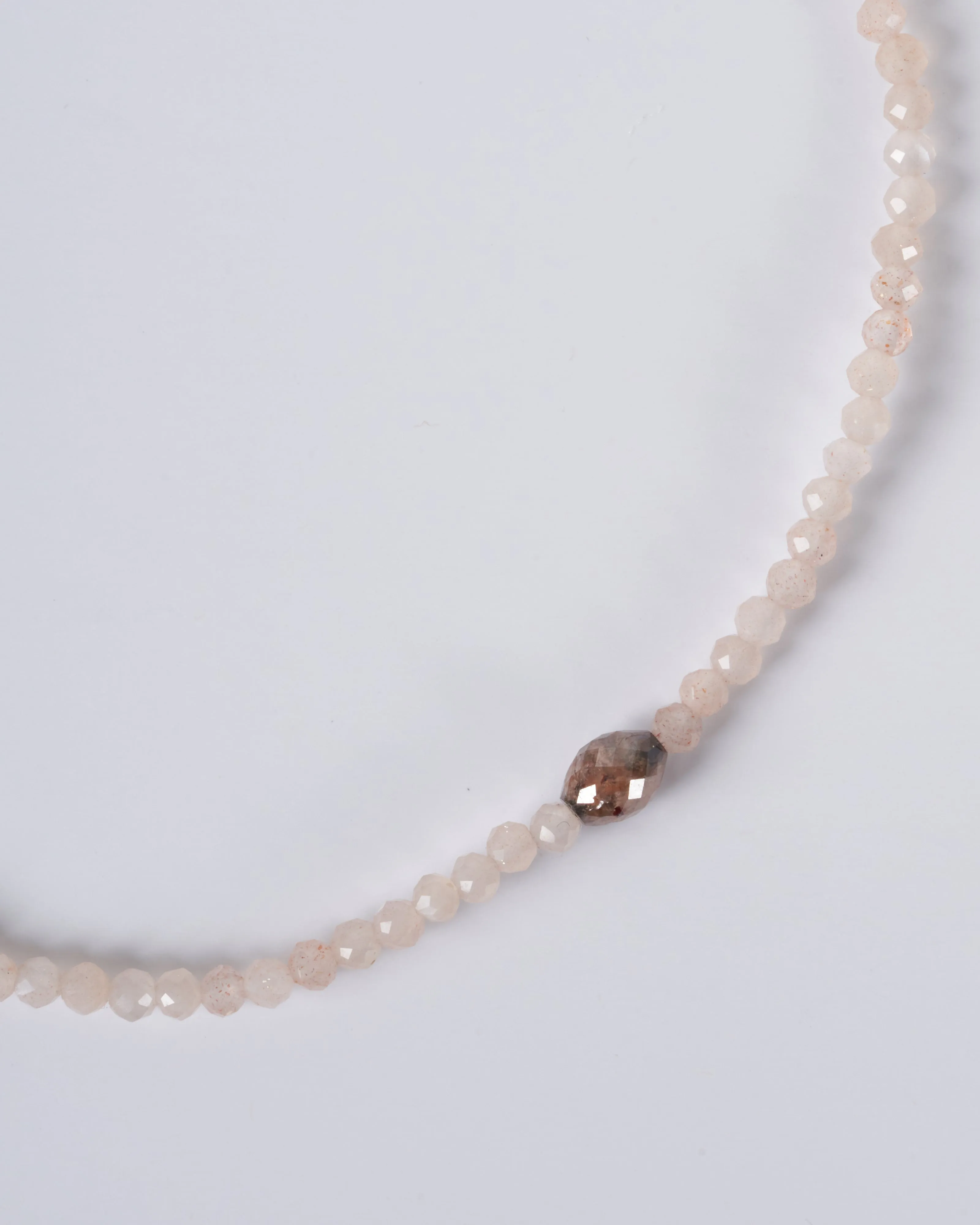 peach moonstone woth rose diamond 9k clasp - peach