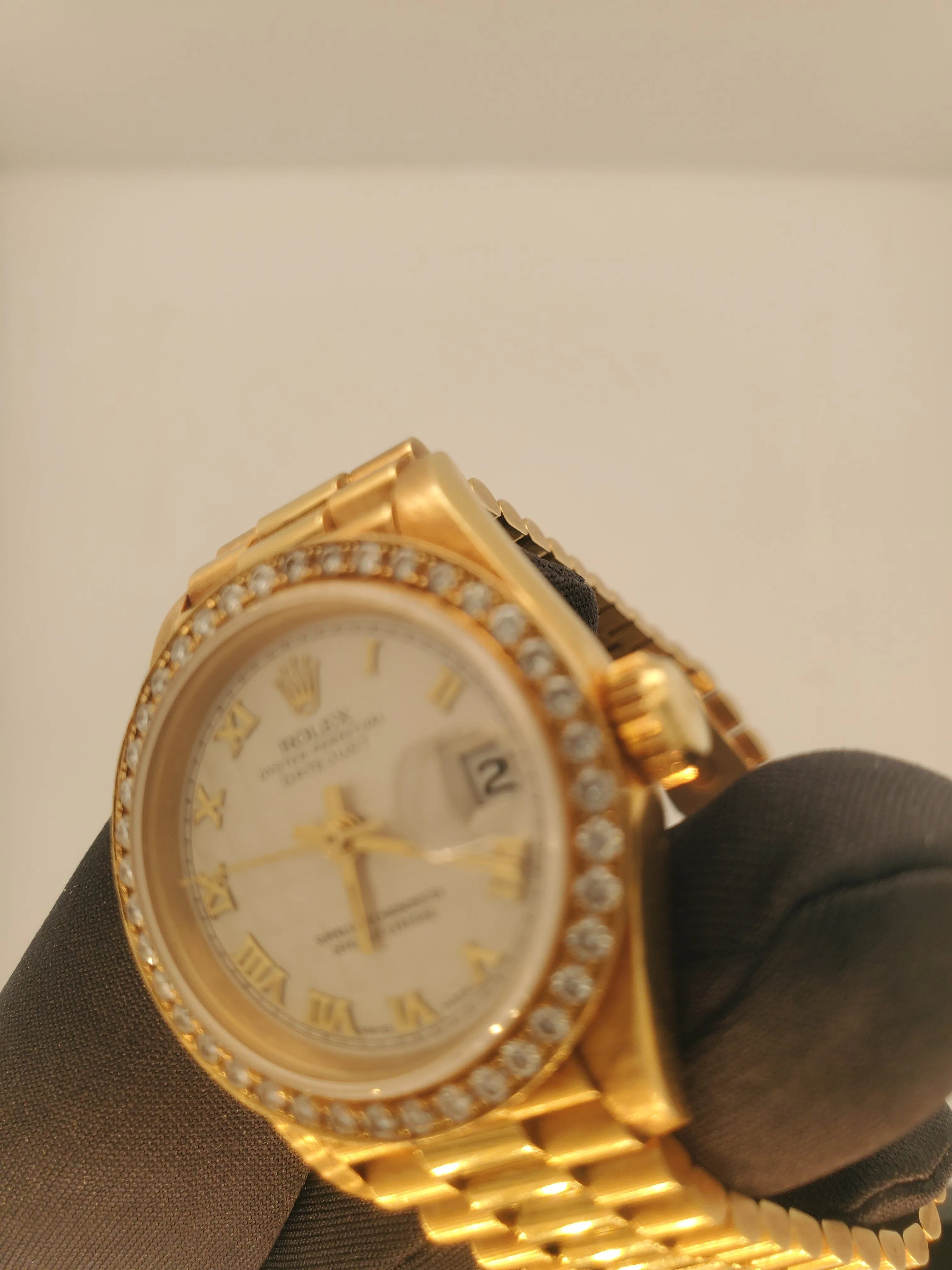 Rolex 69178 Datejust Diamond Bezel Pyramid Dial 18K Yellow Gold Ladies Watch