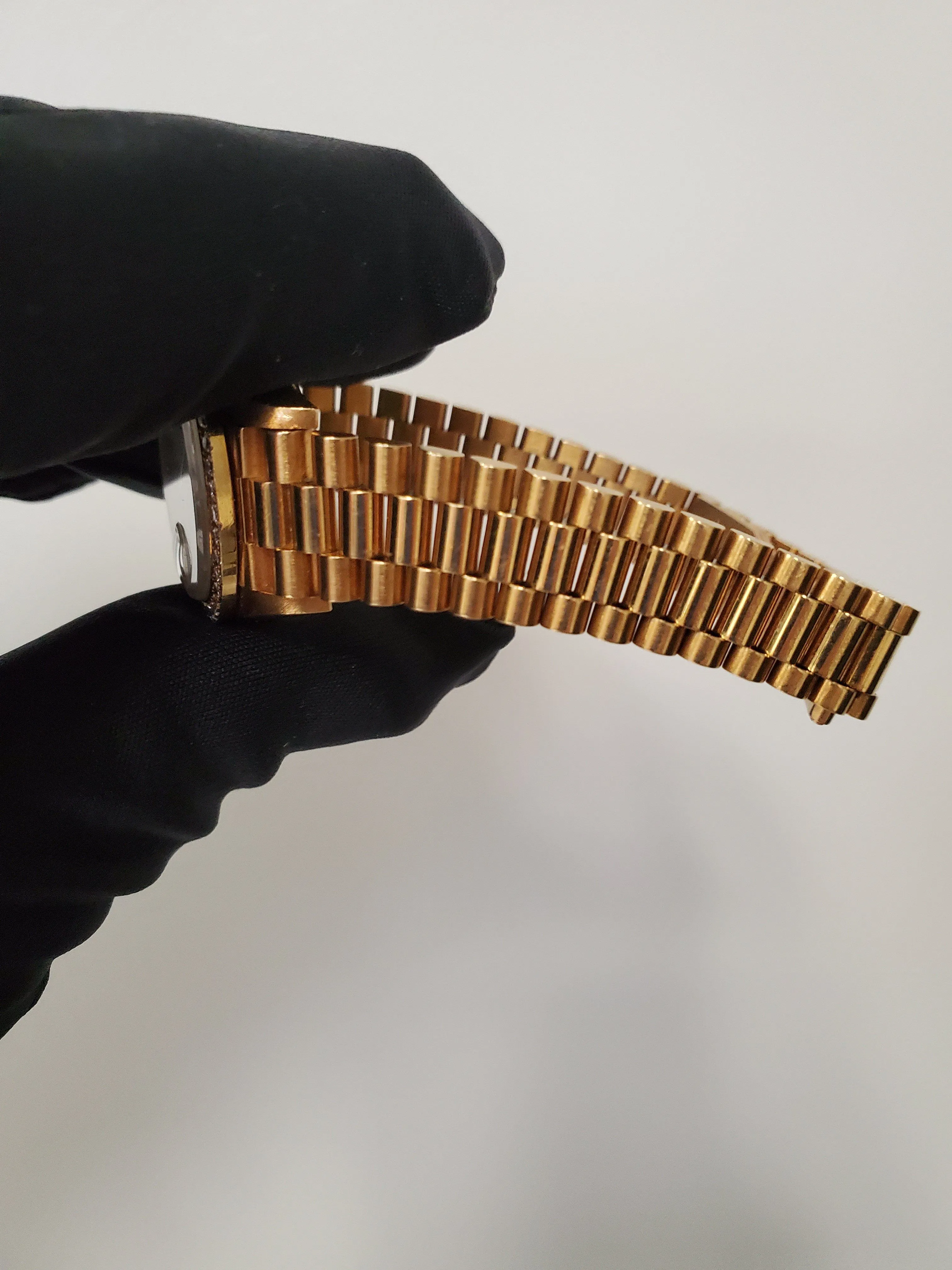Rolex 69178 Datejust Diamond Bezel Pyramid Dial 18K Yellow Gold Ladies Watch
