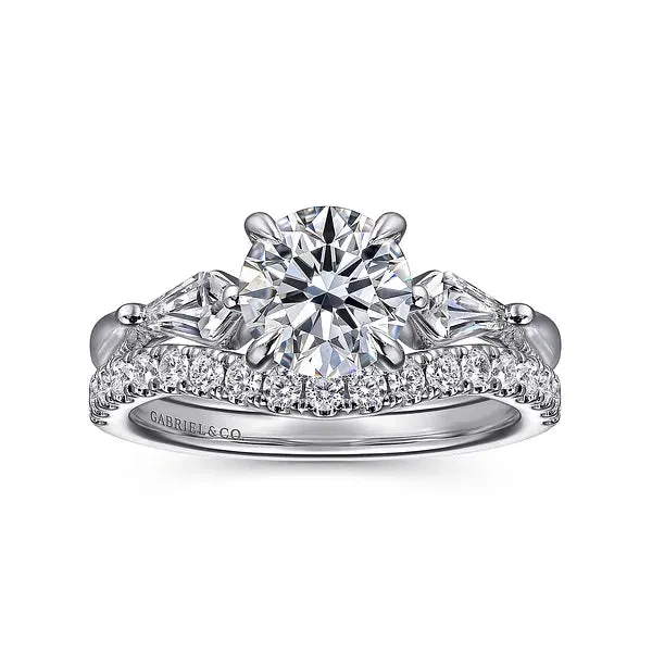 Round Three Stone Claw Prong Diamond Engagement Ring Mounting