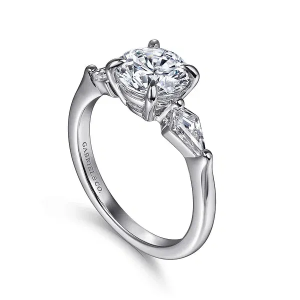 Round Three Stone Claw Prong Diamond Engagement Ring Mounting