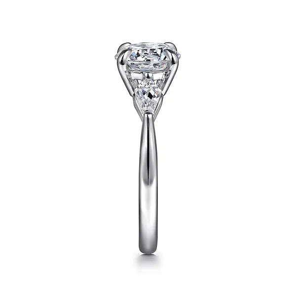 Round Three Stone Claw Prong Diamond Engagement Ring Mounting