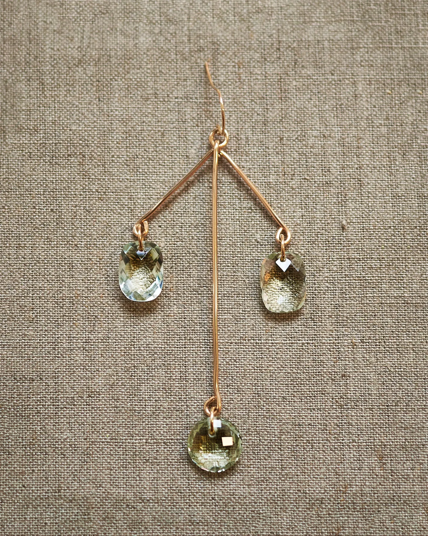 {Single} Trinity Sculpture Light Green Amethyst Earrings