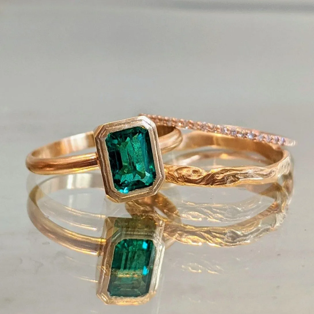 The Palace Engagement Ring w. Emerald