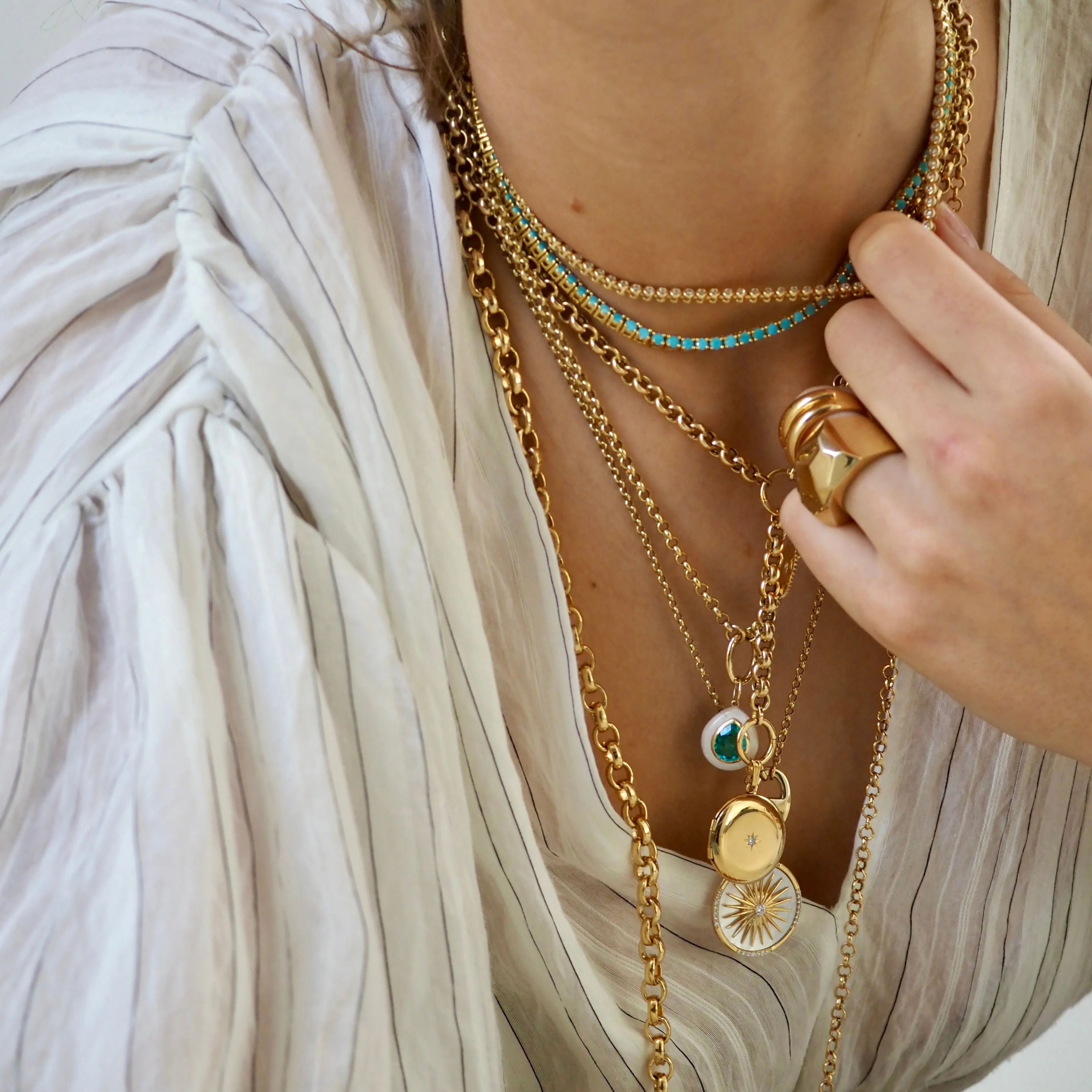 THEA LOCKET PENDANT