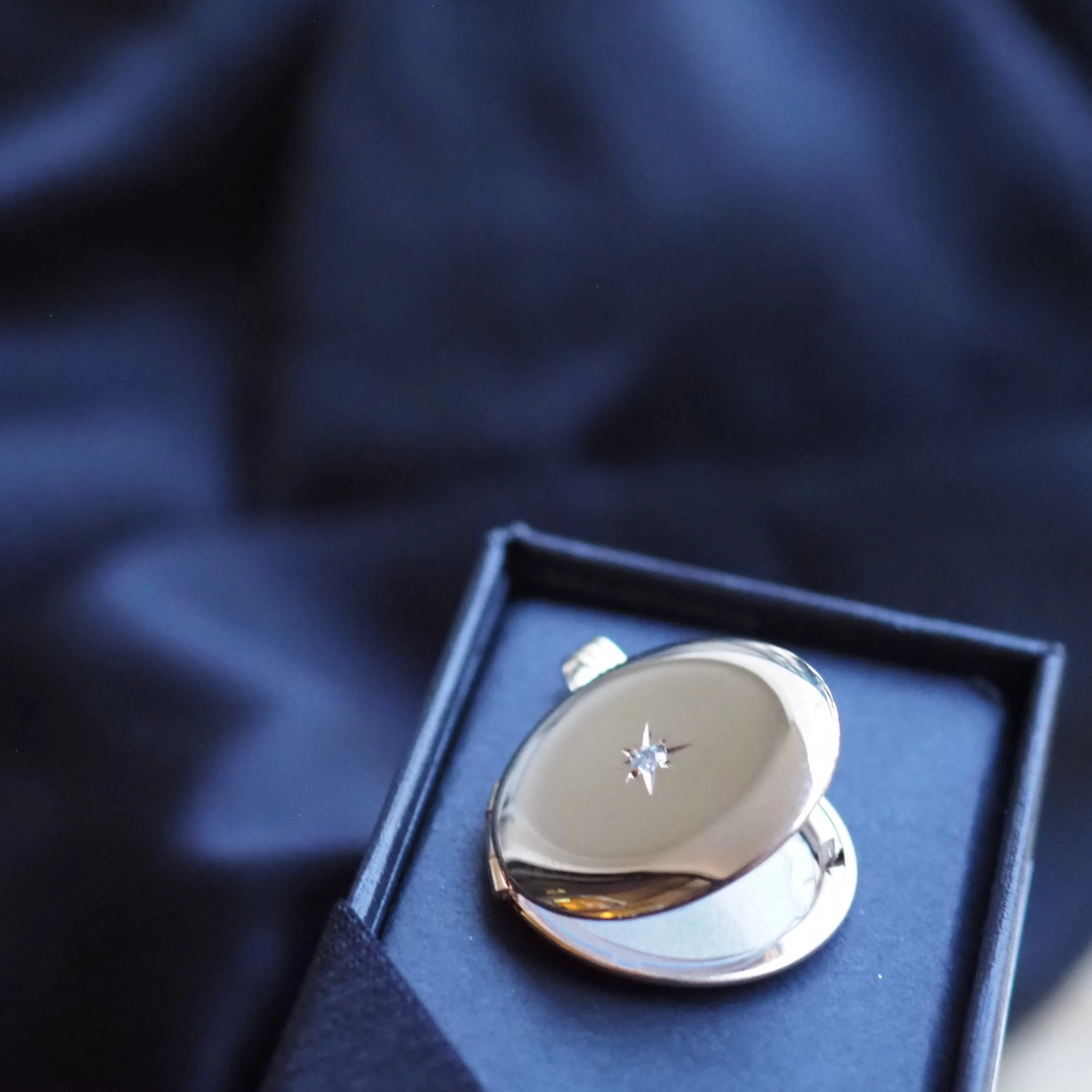 THEA LOCKET PENDANT