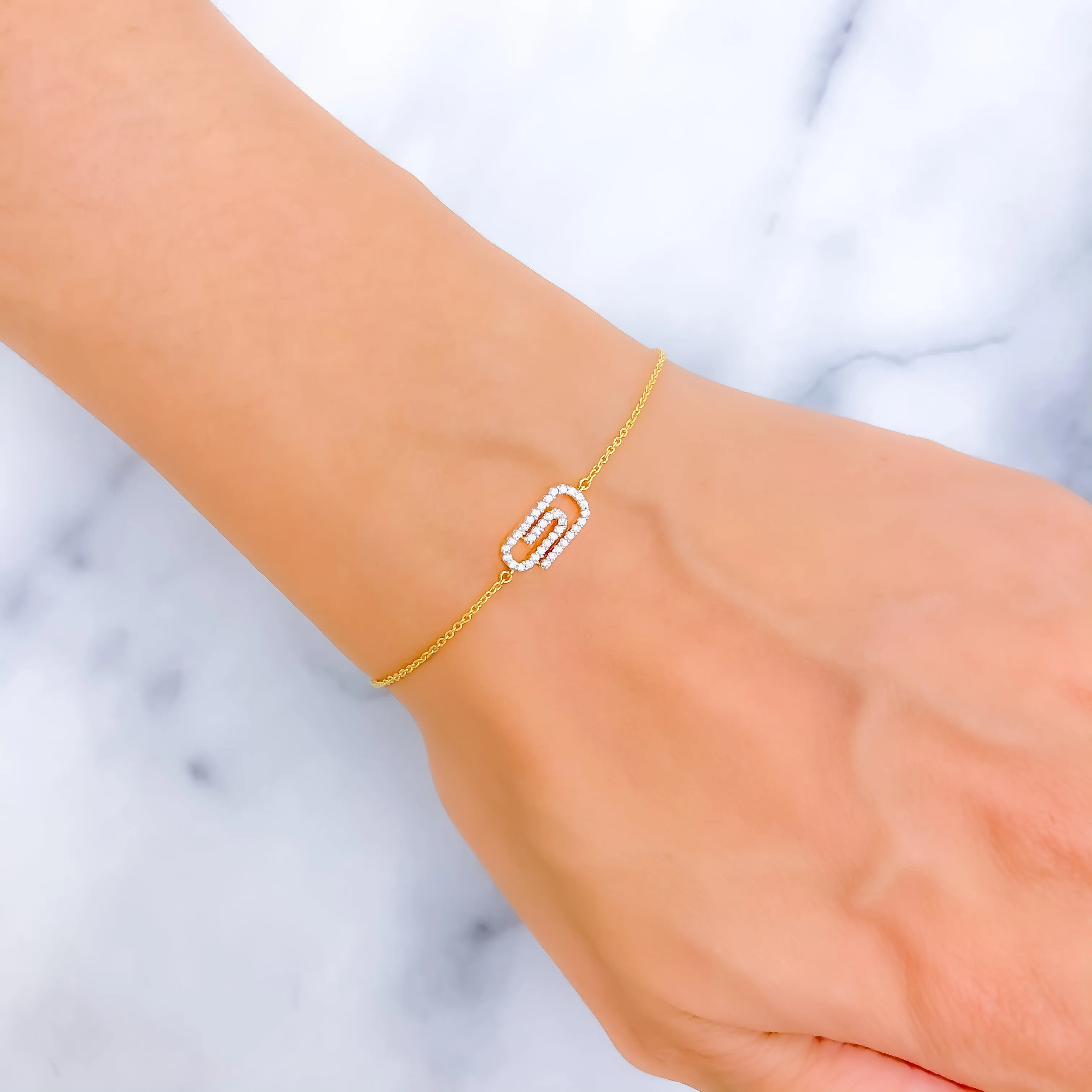 Unique Paper Clip Diamond   18k Gold Bracelet
