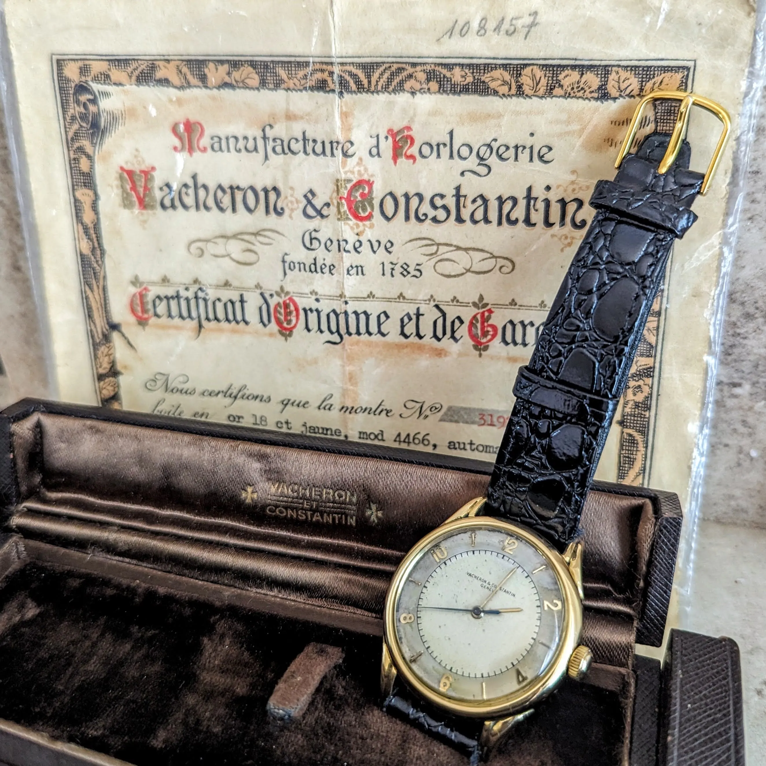 VACHERON & CONSTANTIN Geneve 18K Wristwatch Ref. 4466 Cal. 477/1 Bumper Automatic Watch - Box & Papers