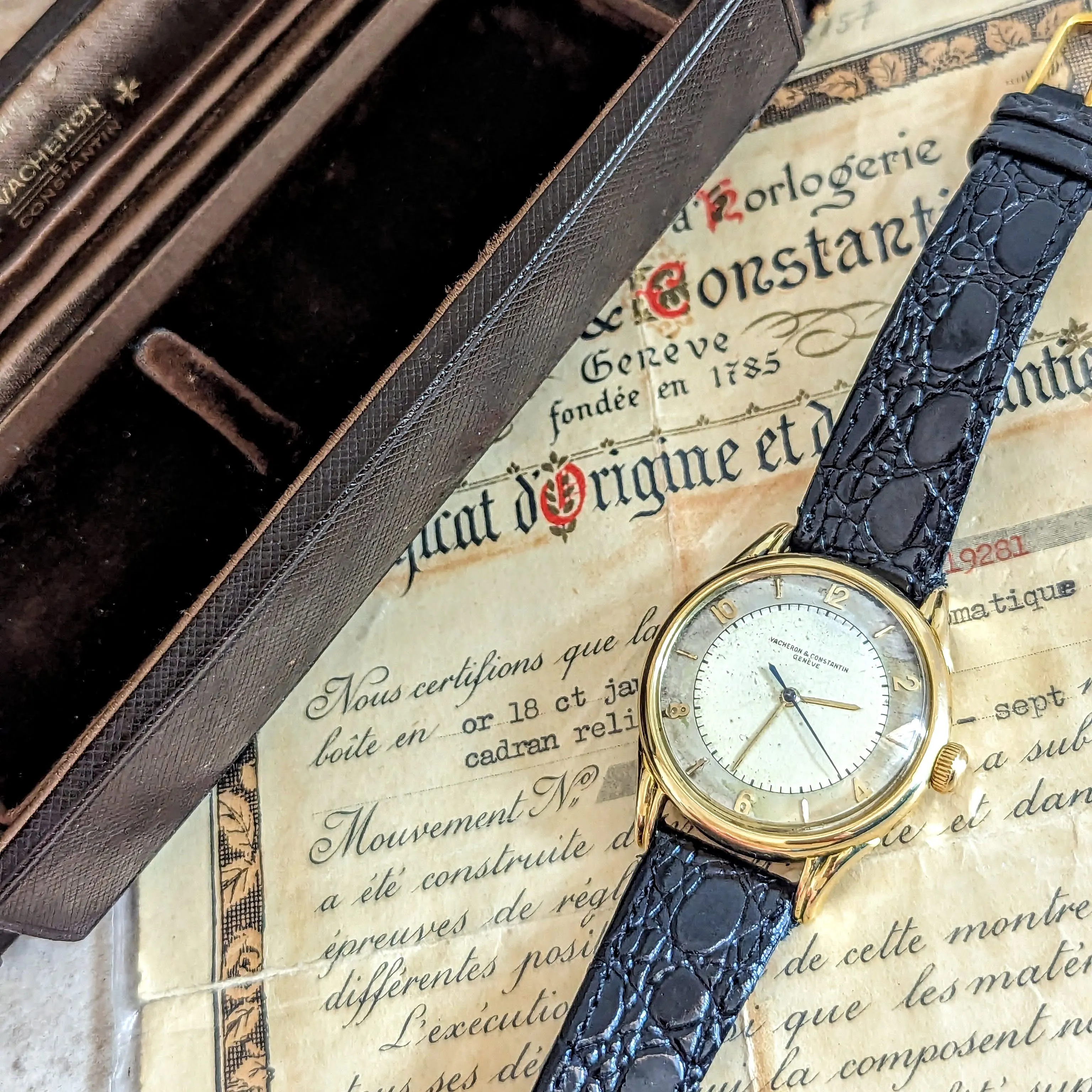VACHERON & CONSTANTIN Geneve 18K Wristwatch Ref. 4466 Cal. 477/1 Bumper Automatic Watch - Box & Papers