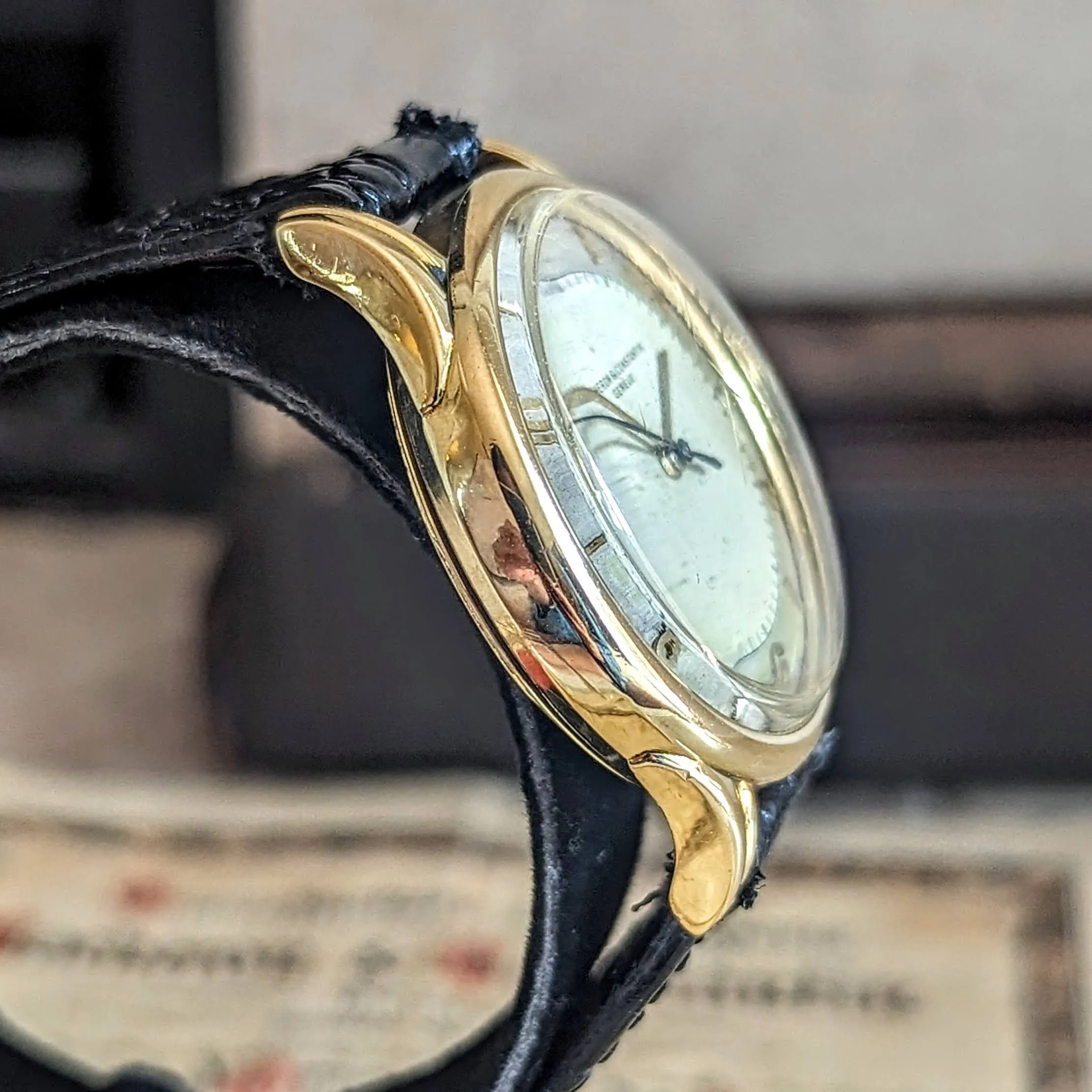 VACHERON & CONSTANTIN Geneve 18K Wristwatch Ref. 4466 Cal. 477/1 Bumper Automatic Watch - Box & Papers